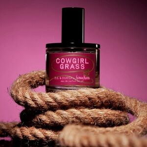 D.S. & Durga Cowgirl Grass ✨💖🤠🐄